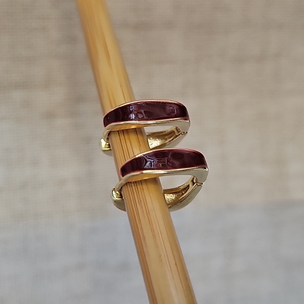 SQUARE MERLOT HUGGIE HOOP EARRINGS